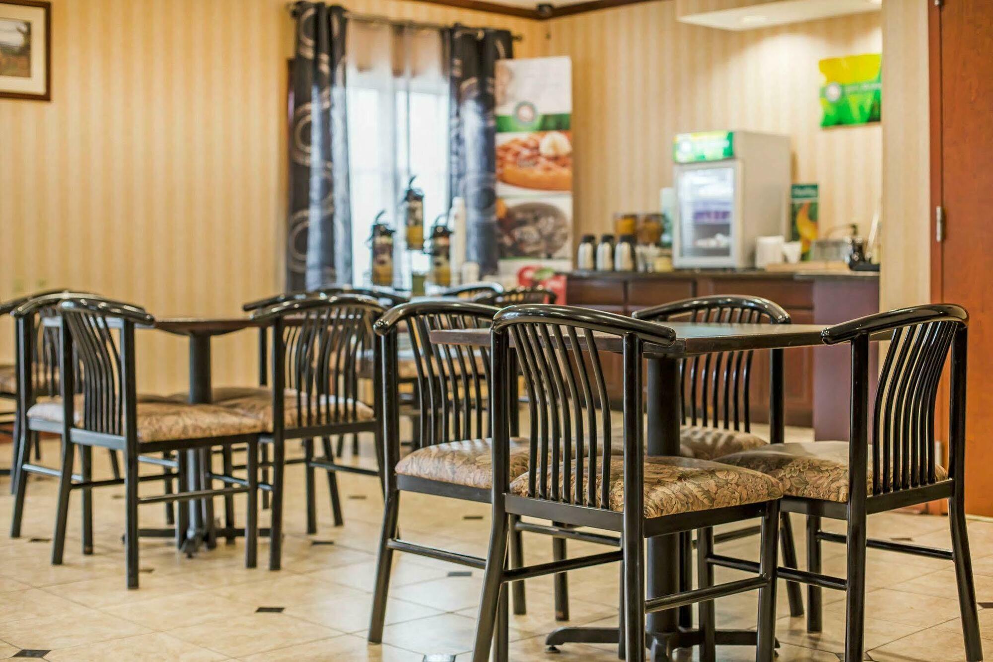 格伦福尔斯-昆斯伯里伊克诺拉奇酒店 格伦斯福尔斯 外观 照片